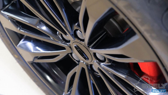 geely-tugellla-fy11-disc.jpg