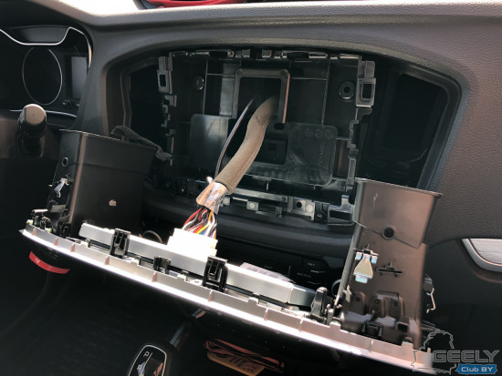 gps_antenna_geely-emgrandx7_02.jpg